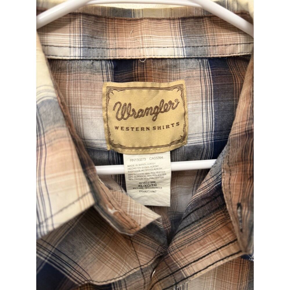 Wrangler Plaid Short Sleeve Western Pearl Snap Shirt - Picture 3 of 5
